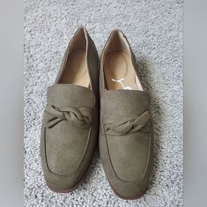 Market And Spruce Olive Green Loafers Size 7